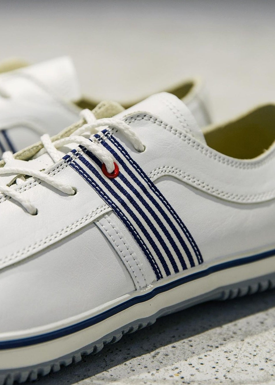 Spingle SP-168 White Navy